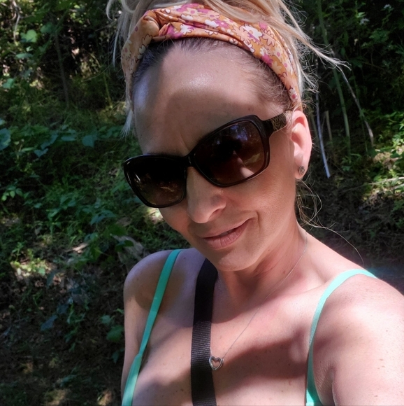 Meet your Posher, Ren - Picture 4 of 5